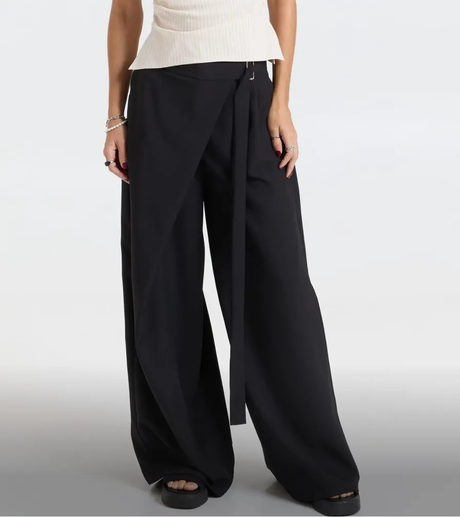 AGO2_CAT_PANTALONES_MUJER-DESK.webp