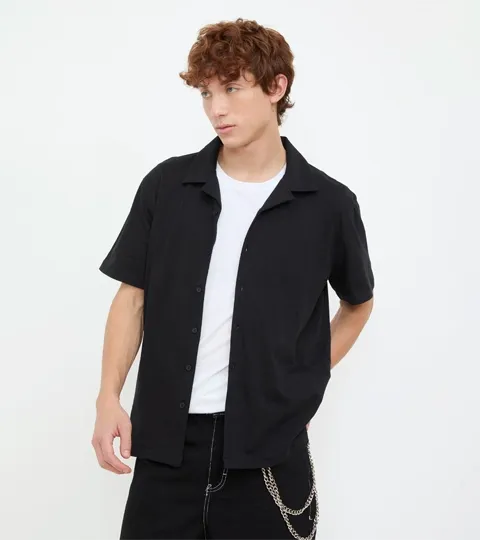 BODEGON_DESK_CAMISAS.webp