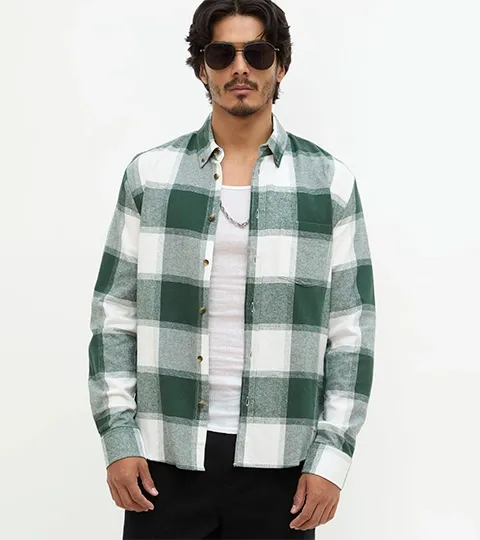 CAMISAS_HOM_desk.webp