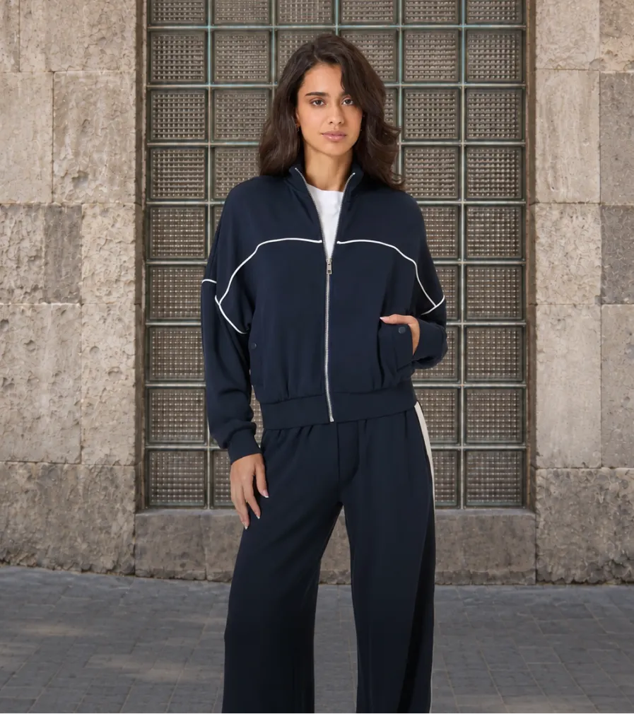 SEP2_PW_LOOKS-CASUAL_MUJER-DESK.webp